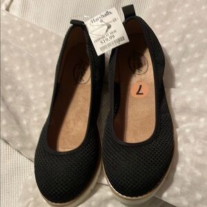 Life Stride Black Flats